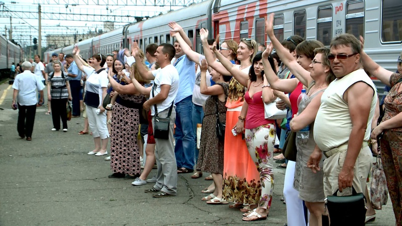 Около 60 детей из Оренбурга отправились в Краснодарский край